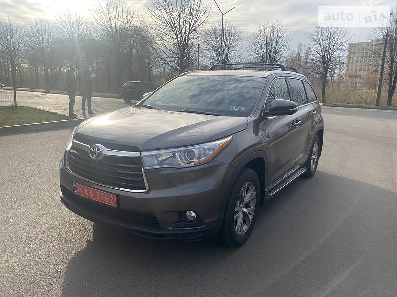 Позашляховик / Кросовер Toyota Highlander 2015 в Луцьку