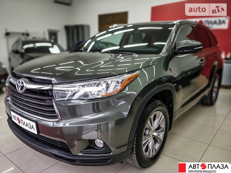 Позашляховик / Кросовер Toyota Highlander 2015 в Чернівцях