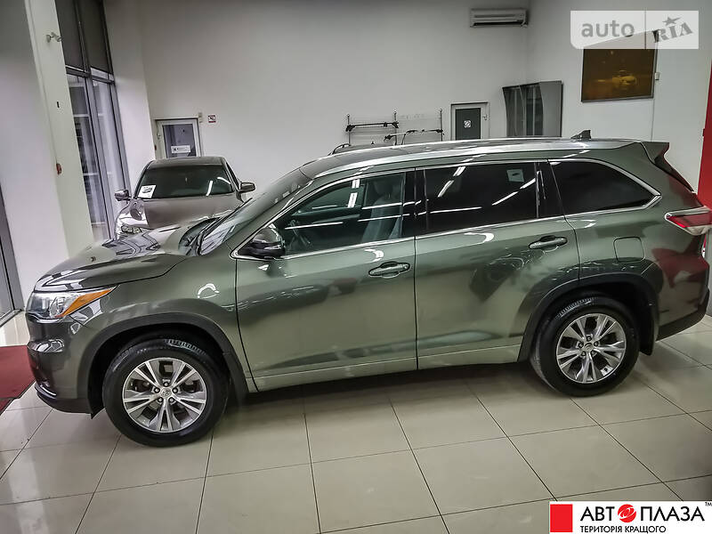Позашляховик / Кросовер Toyota Highlander 2015 в Чернівцях