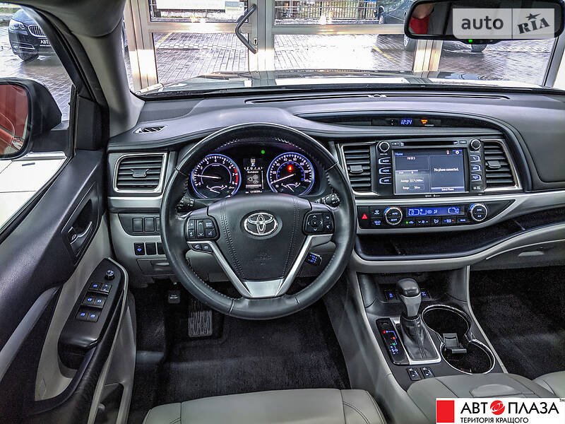 Позашляховик / Кросовер Toyota Highlander 2015 в Чернівцях