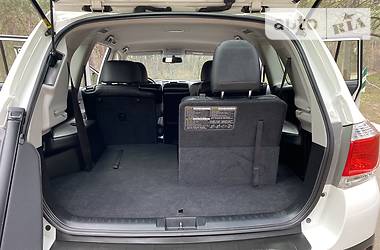 Позашляховик / Кросовер Toyota Highlander 2014 в 