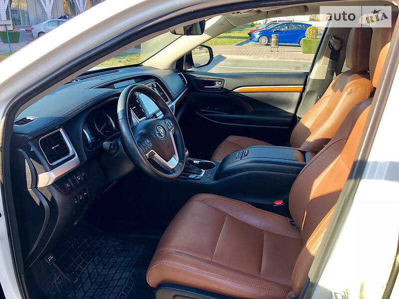 Позашляховик / Кросовер Toyota Highlander 2017 в Хмельницькому фото 9 Позашляховик / Кросовер Toyota Highlander 2017 в Хмельницькому