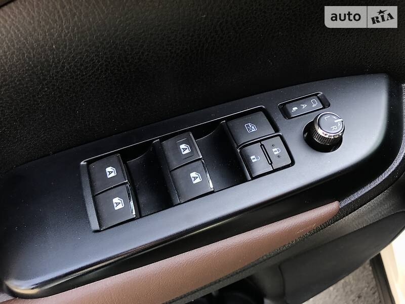 Позашляховик / Кросовер Toyota Highlander 2014 в Києві