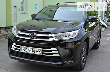 Внедорожник / Кроссовер Toyota Highlander 2017 в Ровно