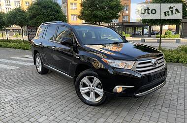Позашляховик / Кросовер Toyota Highlander 2012 в 