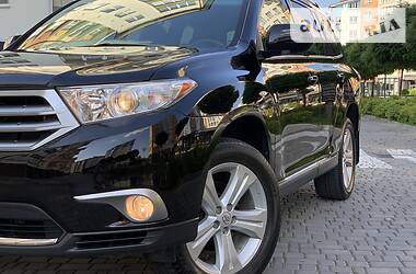 Позашляховик / Кросовер Toyota Highlander 2012 в 