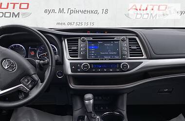 Внедорожник / Кроссовер Toyota Highlander 2018 в Киеве