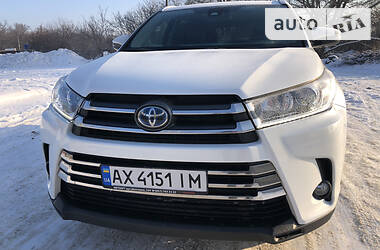 Внедорожник / Кроссовер Toyota Highlander 2018 в Харькове