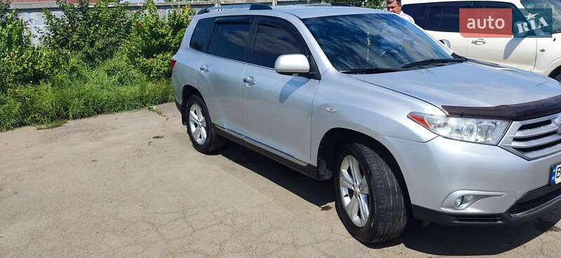 Універсал Toyota Highlander 2011 в Одесі