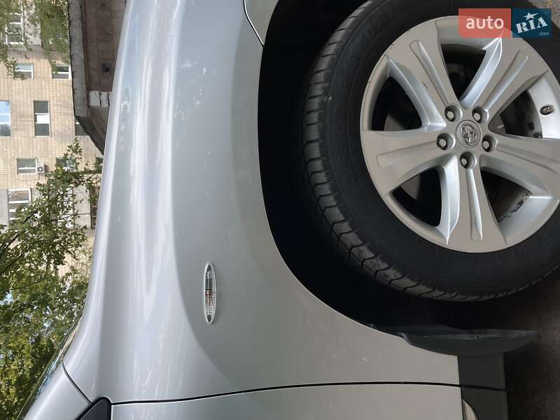 Позашляховик / Кросовер Toyota Highlander 2011 в Кривому Розі