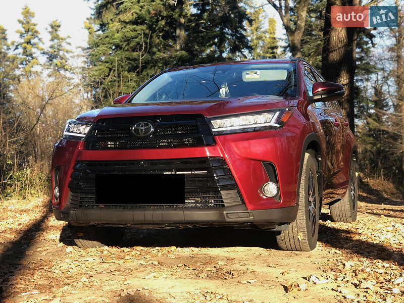 Внедорожник / Кроссовер Toyota Highlander 2017 в Бориславе