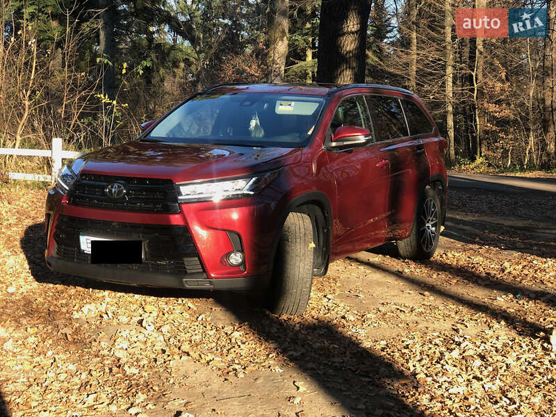 Внедорожник / Кроссовер Toyota Highlander 2017 в Бориславе