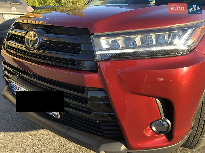 Внедорожник / Кроссовер Toyota Highlander 2017 в Бориславе