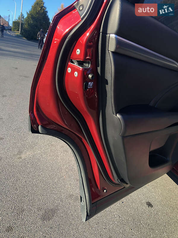 Внедорожник / Кроссовер Toyota Highlander 2017 в Бориславе