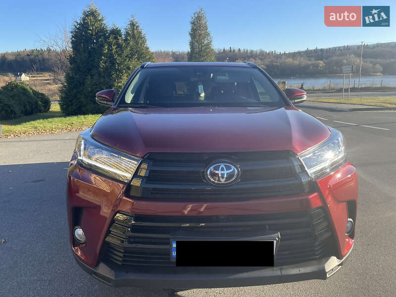Внедорожник / Кроссовер Toyota Highlander 2017 в Бориславе