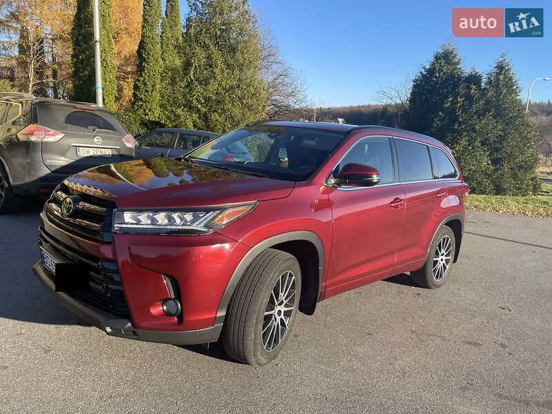 Внедорожник / Кроссовер Toyota Highlander 2017 в Бориславе