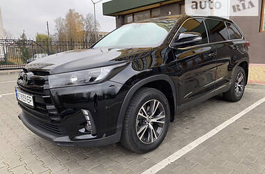 Универсал Toyota Highlander 2018 в Луцке