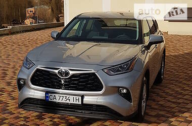 Позашляховик / Кросовер Toyota Highlander 2021 в Умані