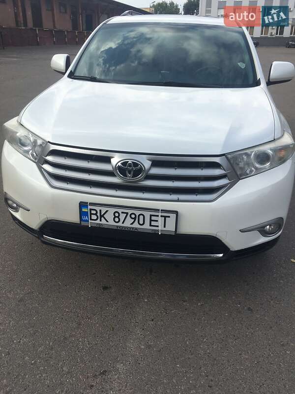 Позашляховик / Кросовер Toyota Highlander 2013 в Рівному