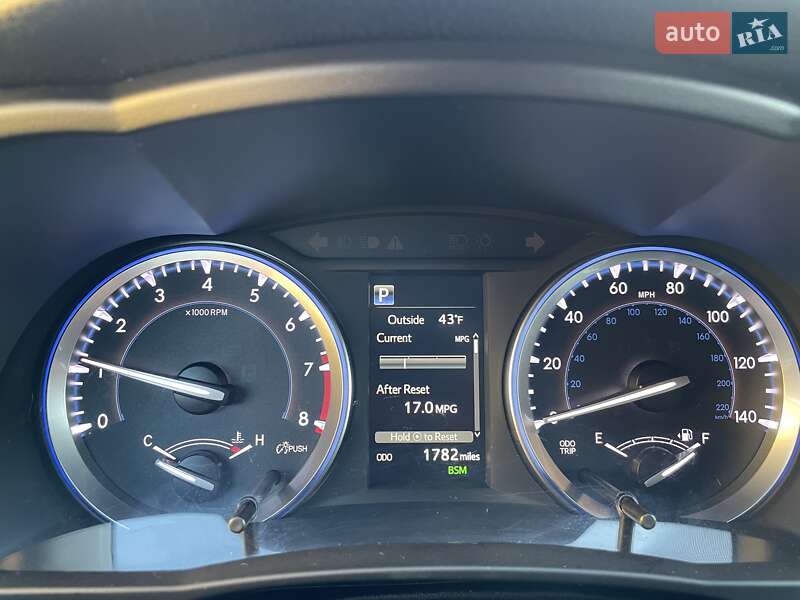 Внедорожник / Кроссовер Toyota Highlander 2018 в Ивано-Франковске