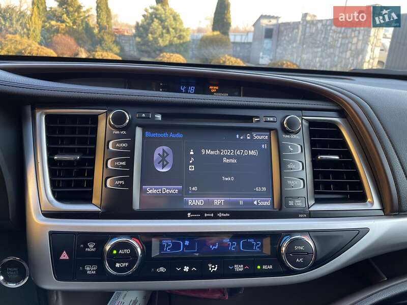 Внедорожник / Кроссовер Toyota Highlander 2018 в Ивано-Франковске