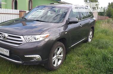 Внедорожник / Кроссовер Toyota Highlander 2013 в Черкассах