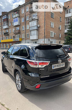 Внедорожник / Кроссовер Toyota Highlander 2015 в Коростене