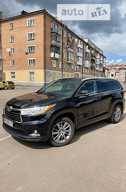 Внедорожник / Кроссовер Toyota Highlander 2015 в Коростене