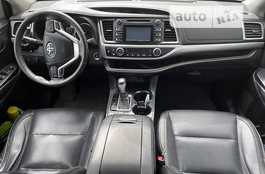 Внедорожник / Кроссовер Toyota Highlander 2015 в Коростене