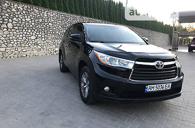 Внедорожник / Кроссовер Toyota Highlander 2014 в 
