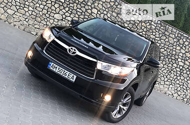 Внедорожник / Кроссовер Toyota Highlander 2014 в 