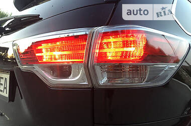 Внедорожник / Кроссовер Toyota Highlander 2014 в 