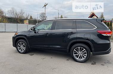 Внедорожник / Кроссовер Toyota Highlander 2018 в Киеве