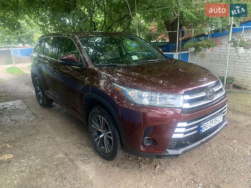 Позашляховик / Кросовер Toyota Highlander 2018 в Тернополі
