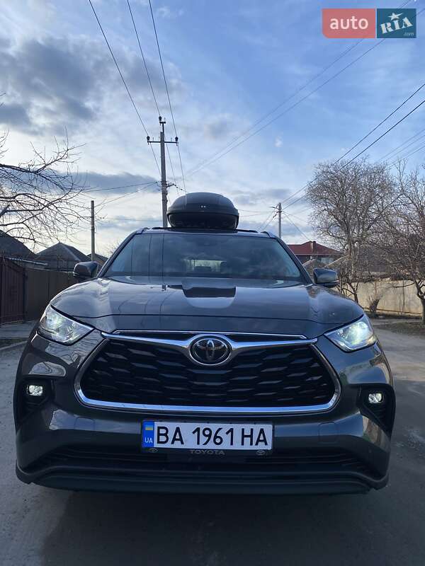 Внедорожник / Кроссовер Toyota Highlander 2020 в Кропивницком