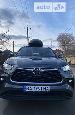 Внедорожник / Кроссовер Toyota Highlander 2020 в Кропивницком
