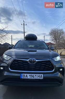 Внедорожник / Кроссовер Toyota Highlander 2020 в Кропивницком