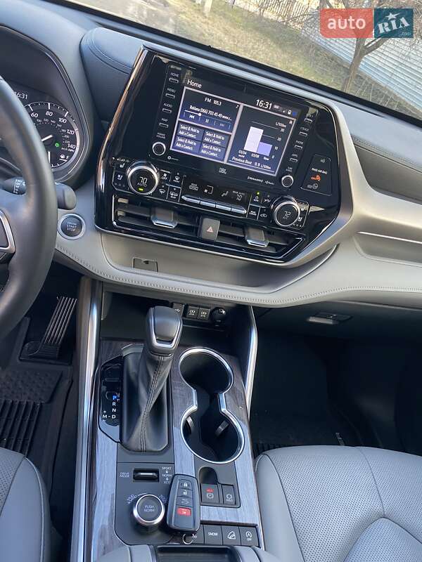 Внедорожник / Кроссовер Toyota Highlander 2020 в Кропивницком
