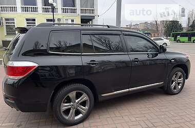 Внедорожник / Кроссовер Toyota Highlander 2011 в 