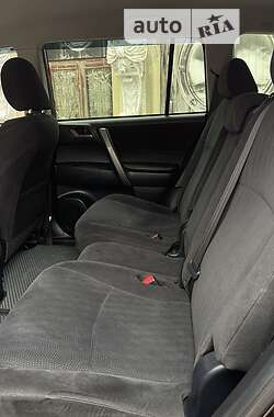 Внедорожник / Кроссовер Toyota Highlander 2011 в 