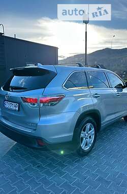 Позашляховик / Кросовер Toyota Highlander 2015 в 