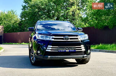 Внедорожник / Кроссовер Toyota Highlander 2018 в Харькове