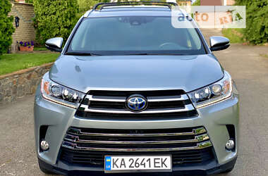 Внедорожник / Кроссовер Toyota Highlander 2017 в Киеве