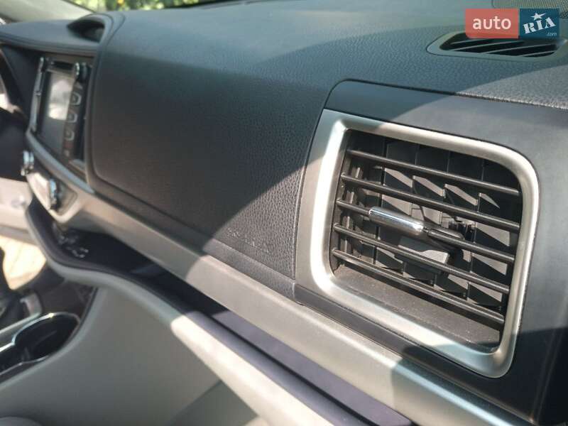 Позашляховик / Кросовер Toyota Highlander 2017 в Одесі