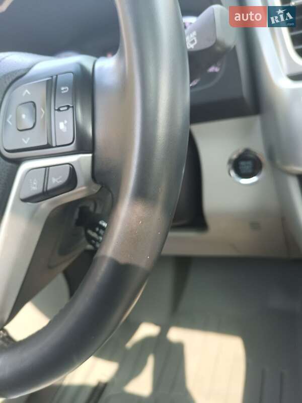 Позашляховик / Кросовер Toyota Highlander 2017 в Одесі