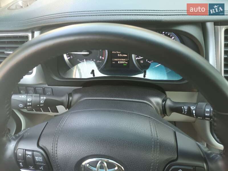 Позашляховик / Кросовер Toyota Highlander 2017 в Одесі