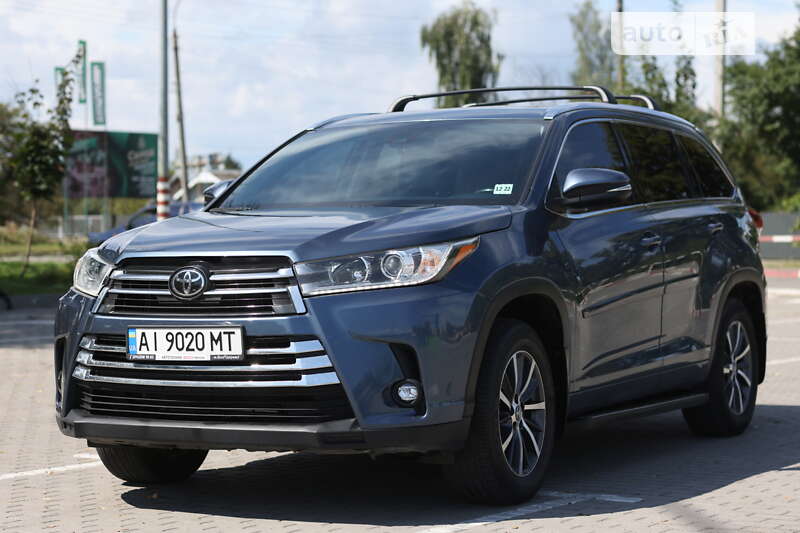 Внедорожник / Кроссовер Toyota Highlander 2017 в 