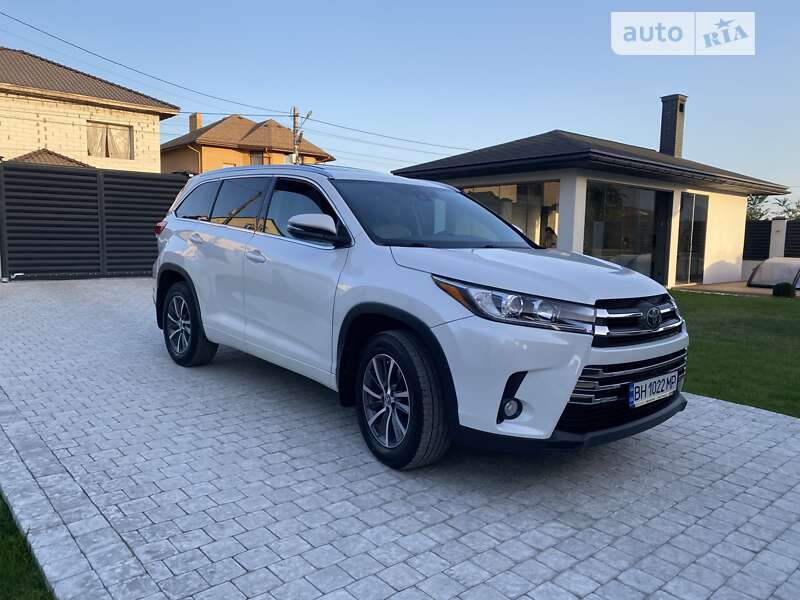 Позашляховик / Кросовер Toyota Highlander 2017 в Одесі