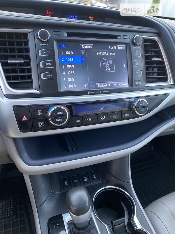 Позашляховик / Кросовер Toyota Highlander 2017 в Одесі