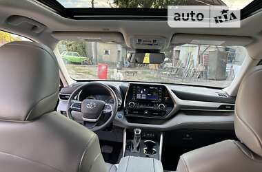Внедорожник / Кроссовер Toyota Highlander 2022 в 